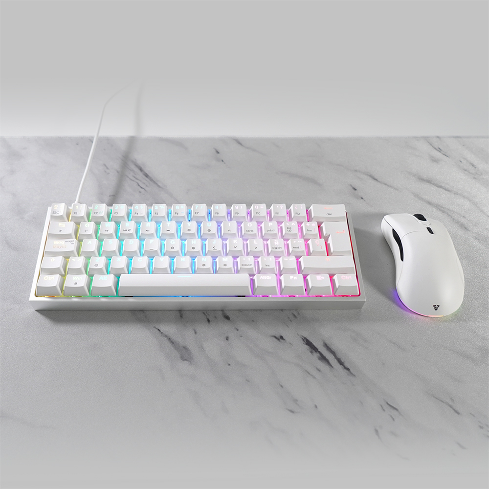 Teclado Fantech Mecánico 60% MAXFIT61 Blanco Red Switch